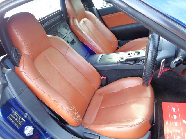ロードスター ＶＳ　ＲＨＴ　プレミアムパッケージ　電動オープン　ＦＲ駆動　オートエクゼサスショック　オートエクゼシフトノブ　ＤＳＣ　茶革シート　シートヒータ　禁煙車　純ＨＤＤナビ地デジ　キーレス　ＨＩＤ　ＥＴＣ　ＢＯＳＥサウンド（8枚目）