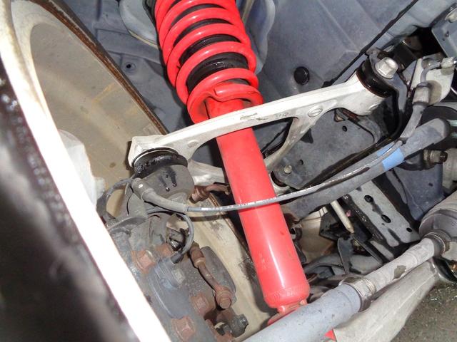 ロードスター ＶＳ　ＲＨＴ　プレミアムパッケージ　電動オープン　ＦＲ駆動　オートエクゼサスショック　オートエクゼシフトノブ　ＤＳＣ　茶革シート　シートヒータ　禁煙車　純ＨＤＤナビ地デジ　キーレス　ＨＩＤ　ＥＴＣ　ＢＯＳＥサウンド（9枚目）