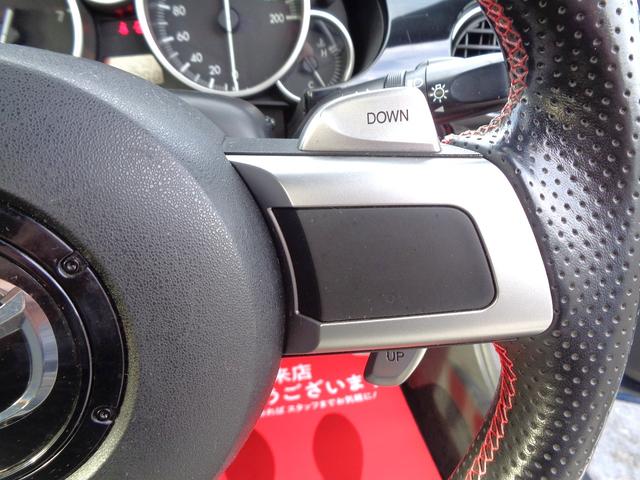 ロードスター ＶＳ　ＲＨＴ　プレミアムパッケージ　電動オープン　ＦＲ駆動　オートエクゼサスショック　オートエクゼシフトノブ　ＤＳＣ　茶革シート　シートヒータ　禁煙車　純ＨＤＤナビ地デジ　キーレス　ＨＩＤ　ＥＴＣ　ＢＯＳＥサウンド（14枚目）