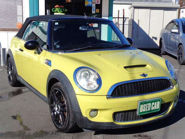 ＭＩＮＩ クーパーＳ　コンバーチブル　電動オープン　ターボ　Ｒ５７クーパーＳ　ＨＩＤ　ＥＴＣ　禁煙車　インターチェンジイエロー　ハーフレザー　ＤＳＣ　リアコーナーセンサー　キーレス　プッシュスターター　ＭＴモード付ＡＴ　サイドエアバック（2枚目）