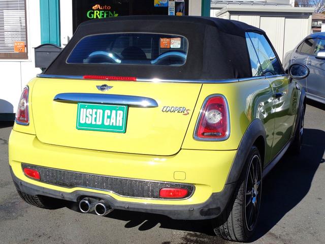 ＭＩＮＩ クーパーＳ　コンバーチブル　電動オープン　ターボ　Ｒ５７クーパーＳ　ＨＩＤ　ＥＴＣ　禁煙車　インターチェンジイエロー　ハーフレザー　ＤＳＣ　リアコーナーセンサー　キーレス　プッシュスターター　ＭＴモード付ＡＴ　サイドエアバック（3枚目）