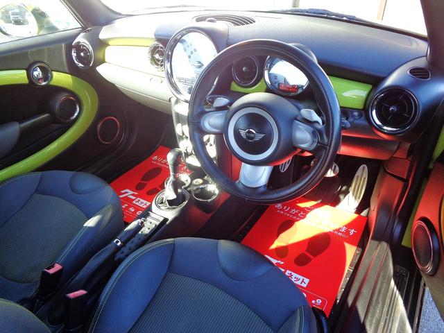 ＭＩＮＩ クーパーＳ　コンバーチブル　電動オープン　ターボ　Ｒ５７クーパーＳ　ＨＩＤ　ＥＴＣ　禁煙車　インターチェンジイエロー　ハーフレザー　ＤＳＣ　リアコーナーセンサー　キーレス　プッシュスターター　ＭＴモード付ＡＴ　サイドエアバック（7枚目）