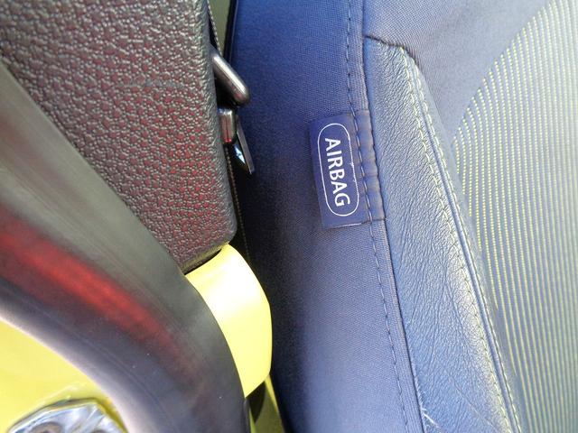 ＭＩＮＩ クーパーＳ　コンバーチブル　電動オープン　ターボ　Ｒ５７クーパーＳ　ＨＩＤ　ＥＴＣ　禁煙車　インターチェンジイエロー　ハーフレザー　ＤＳＣ　リアコーナーセンサー　キーレス　プッシュスターター　ＭＴモード付ＡＴ　サイドエアバック（22枚目）