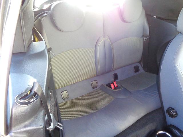 ＭＩＮＩ クーパーＳ　コンバーチブル　電動オープン　ターボ　Ｒ５７クーパーＳ　ＨＩＤ　ＥＴＣ　禁煙車　インターチェンジイエロー　ハーフレザー　ＤＳＣ　リアコーナーセンサー　キーレス　プッシュスターター　ＭＴモード付ＡＴ　サイドエアバック（24枚目）