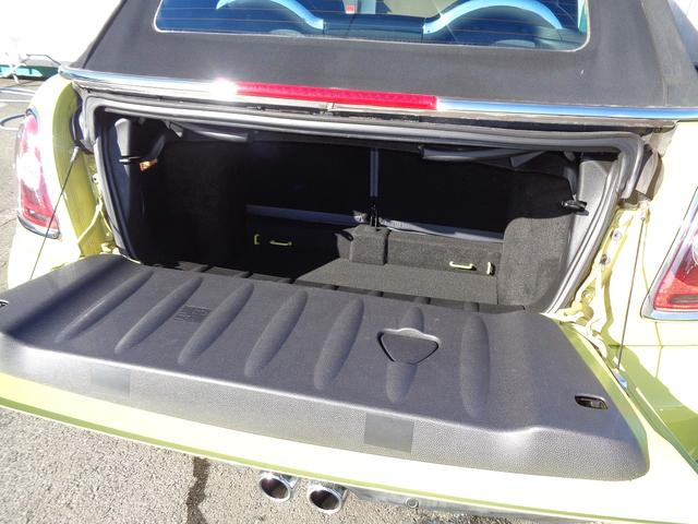 ＭＩＮＩ クーパーＳ　コンバーチブル　電動オープン　ターボ　Ｒ５７クーパーＳ　ＨＩＤ　ＥＴＣ　禁煙車　インターチェンジイエロー　ハーフレザー　ＤＳＣ　リアコーナーセンサー　キーレス　プッシュスターター　ＭＴモード付ＡＴ　サイドエアバック（25枚目）