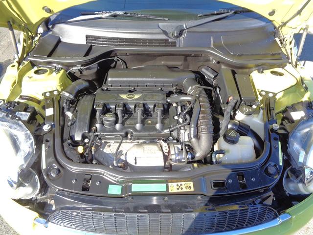 ＭＩＮＩ クーパーＳ　コンバーチブル　電動オープン　ターボ　Ｒ５７クーパーＳ　ＨＩＤ　ＥＴＣ　禁煙車　インターチェンジイエロー　ハーフレザー　ＤＳＣ　リアコーナーセンサー　キーレス　プッシュスターター　ＭＴモード付ＡＴ　サイドエアバック（29枚目）