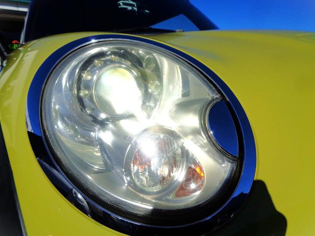 ＭＩＮＩ クーパーＳ　コンバーチブル　電動オープン　ターボ　Ｒ５７クーパーＳ　ＨＩＤ　ＥＴＣ　禁煙車　インターチェンジイエロー　ハーフレザー　ＤＳＣ　リアコーナーセンサー　キーレス　プッシュスターター　ＭＴモード付ＡＴ　サイドエアバック（31枚目）