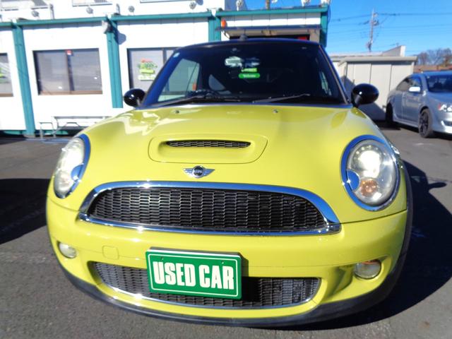 ＭＩＮＩ クーパーＳ　コンバーチブル　電動オープン　ターボ　Ｒ５７クーパーＳ　ＨＩＤ　ＥＴＣ　禁煙車　インターチェンジイエロー　ハーフレザー　ＤＳＣ　リアコーナーセンサー　キーレス　プッシュスターター　ＭＴモード付ＡＴ　サイドエアバック（34枚目）