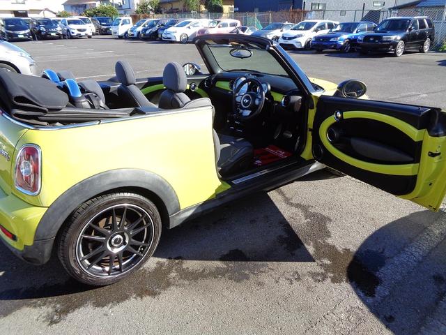 ＭＩＮＩ クーパーＳ　コンバーチブル　電動オープン　ターボ　Ｒ５７クーパーＳ　ＨＩＤ　ＥＴＣ　禁煙車　インターチェンジイエロー　ハーフレザー　ＤＳＣ　リアコーナーセンサー　キーレス　プッシュスターター　ＭＴモード付ＡＴ　サイドエアバック（39枚目）