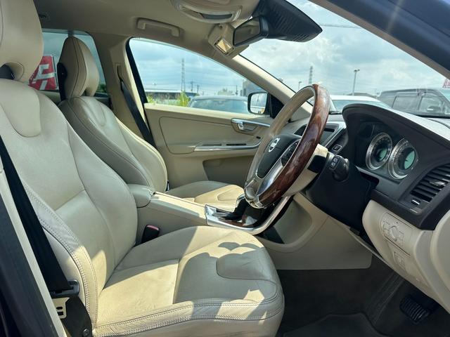 ＸＣ６０ 　レーンアシスト／シートヒーター／後席モニタ／バックカメラ／Ｂｌｕｅｔｏｏｔｈ／２．０Ｔターボ（10枚目）