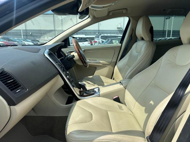 ＸＣ６０ 　レーンアシスト／シートヒーター／後席モニタ／バックカメラ／Ｂｌｕｅｔｏｏｔｈ／２．０Ｔターボ（13枚目）