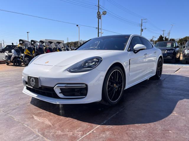 パナメーラ 　サンルーフ／ＭＩＣＨＥＬＩＮ２１インチタイヤ／４ＷＤ／革パワーシート／電動リアゲート／シートヒーター／ＢＯＳＥスピーカ／パワーシート／メモリーシート／全周囲カメラ／バックカメラ／クリアランスソナー／（3枚目）