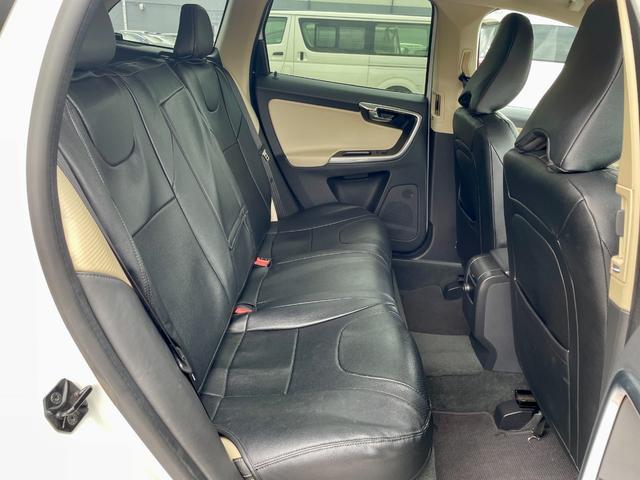 ＸＣ６０ 　革シート／オートライト／パワーシート／メモリシート／バックカメラ／レーンアシスト／ＦＣＷ／ＡＣＣ／ドライブレコーダ／シートヒータ／２．０Ｔターボ／Ｂｌｕｅｔｏｏｔｈ／（13枚目）
