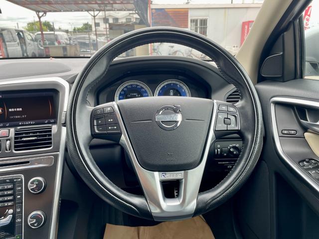 ＸＣ６０ 　革シート／オートライト／パワーシート／メモリシート／バックカメラ／レーンアシスト／ＦＣＷ／ＡＣＣ／ドライブレコーダ／シートヒータ／２．０Ｔターボ／Ｂｌｕｅｔｏｏｔｈ／（17枚目）
