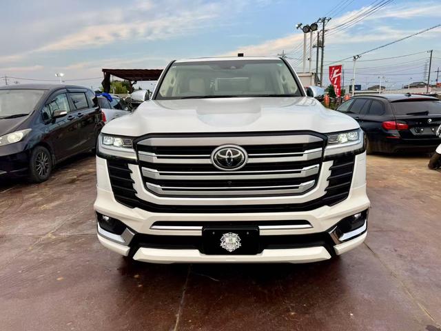 ミスチルCD 「land in asia」 TOYOTA LAND CRUISER ZX | 2024 | WHITE | 1700 km | details