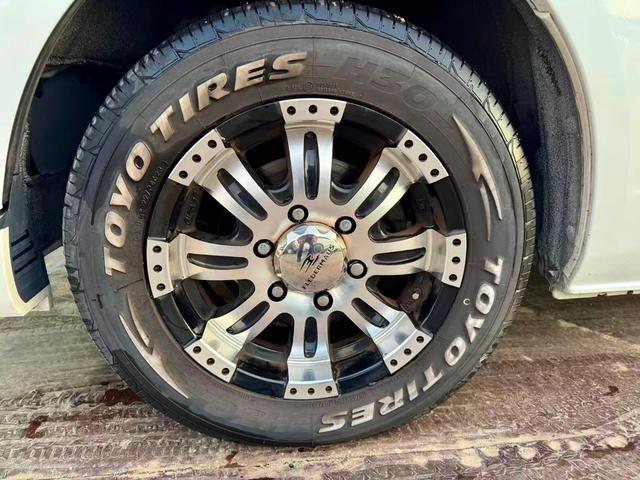 ハイエースコミューター 　ディーゼル／１４人乗り／ＬＥＤヘッドライト／スライドドア／３６０カメラデジタルインナーミラー（12枚目）