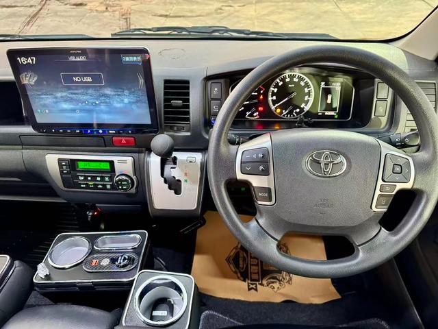 ハイエースコミューター 　ディーゼル／１４人乗り／ＬＥＤヘッドライト／スライドドア／３６０カメラデジタルインナーミラー（21枚目）