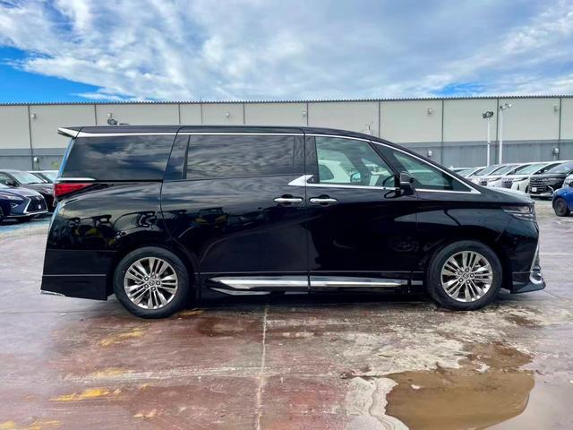 アルファードハイブリッド Ｚ　１４ｉｎディスプレイオーディオＰＬＵＳ／パノラミックビョーモニター／デジタルインナーミラー／左右独立ムーンルーフ／カラーヘッドアップディスプレイ／トヨタチームメイト／１３型有機ＥＬ後席ディスプレイ（4枚目）