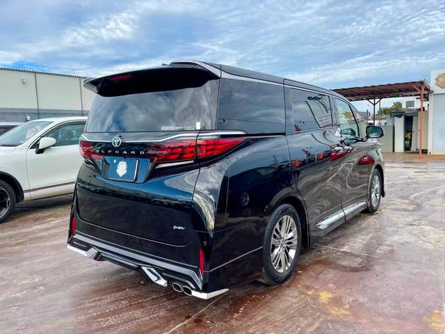 アルファードハイブリッド Ｚ　１４ｉｎディスプレイオーディオＰＬＵＳ／パノラミックビョーモニター／デジタルインナーミラー／左右独立ムーンルーフ／カラーヘッドアップディスプレイ／トヨタチームメイト／１３型有機ＥＬ後席ディスプレイ（9枚目）