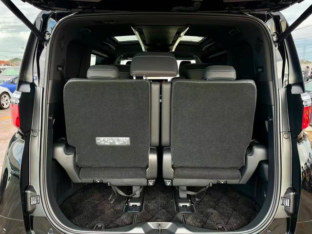 アルファードハイブリッド Ｚ　１４ｉｎディスプレイオーディオＰＬＵＳ／パノラミックビョーモニター／デジタルインナーミラー／左右独立ムーンルーフ／カラーヘッドアップディスプレイ／トヨタチームメイト／１３型有機ＥＬ後席ディスプレイ（17枚目）