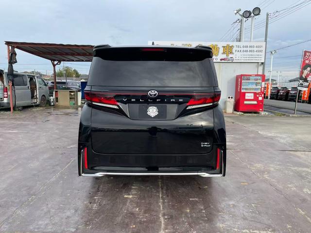 ヴェルファイアハイブリッド 　左右特別ムーンルーフ／デジタルインナーミラー／両側電動スライドドア／プレミアムナッパ黒本革シート／３眼ＬＥＤヘッドライト（3枚目）