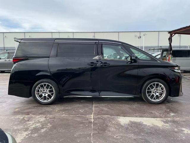 ヴェルファイアハイブリッド 　左右特別ムーンルーフ／デジタルインナーミラー／両側電動スライドドア／プレミアムナッパ黒本革シート／３眼ＬＥＤヘッドライト（4枚目）