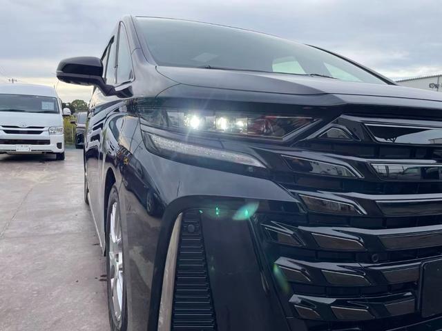 ヴェルファイアハイブリッド 　左右特別ムーンルーフ／デジタルインナーミラー／両側電動スライドドア／プレミアムナッパ黒本革シート／３眼ＬＥＤヘッドライト（15枚目）