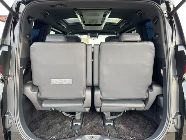 ヴェルファイアハイブリッド 　左右特別ムーンルーフ／デジタルインナーミラー／両側電動スライドドア／プレミアムナッパ黒本革シート／３眼ＬＥＤヘッドライト（16枚目）