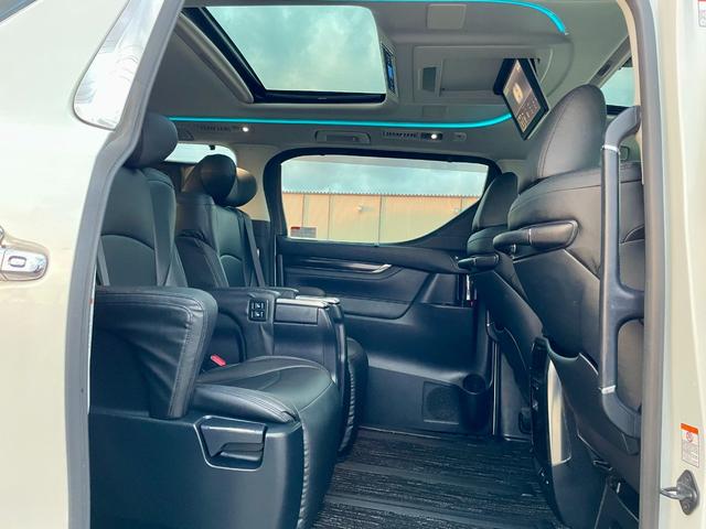 ヴェルファイア ２．５Ｚ　Ｇエディション　七人乗り／サンルーフ／自動駐車システム／ＪＢＬサウンドシステム／Ｂｌｕｅｔｏｏｔｈバックカメラ／スライドドア／ＥＴＣ／ステアリングヒーター（13枚目）