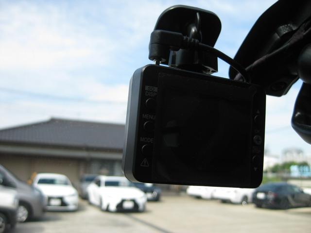 ＮＶ３５０キャラバンバン ロングライダープレミアムＧＸターボプロスタイルパック　社外ナビ　アラウンドビューカメラ　ＴＶ　左パワースライドドア　エマージェンシーＢ　ＥＴＣ　ドアバイザー　室内カーテン　オートエアコン　リアクーラー　リアヒーター　純正１５ＡＷ　専用シート　ドラレコ（29枚目）