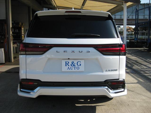 ＬＸ ＬＸ６００　エグゼクティブ　モデリスタエアロ　サンルーフ　マークレビンソン　リアエンターテイメント　クールＢＯＸ　２２インチＡＷ　パワーバックドア　カラーＨＵＤ　純正ナビ　パノラミックビューカメラ　ＴＶ　ＥＴＣ　アートウッド（8枚目）
