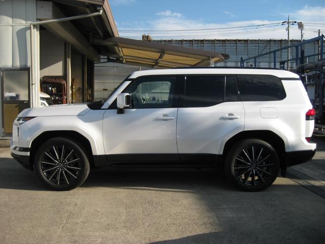 ＧＸ ＧＸ５５０　バージョンＬ　ワンオーナー　マークレビンソンサウンド　パノラマルーフ　オートサイドステップ　Ｄインナーミラー　クールＢＯＸ　パワーバックドア　２２インチＡＷ　純正ナビ　パノラミックビューカメラ　電動格納サードシート（7枚目）