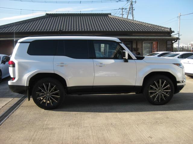 ＧＸ ＧＸ５５０　バージョンＬ　ワンオーナー　マークレビンソンサウンド　パノラマルーフ　オートサイドステップ　Ｄインナーミラー　クールＢＯＸ　パワーバックドア　２２インチＡＷ　純正ナビ　パノラミックビューカメラ　電動格納サードシート（8枚目）