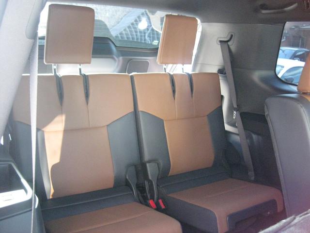 ＧＸ ＧＸ５５０　バージョンＬ　ワンオーナー　マークレビンソンサウンド　パノラマルーフ　オートサイドステップ　Ｄインナーミラー　クールＢＯＸ　パワーバックドア　２２インチＡＷ　純正ナビ　パノラミックビューカメラ　電動格納サードシート（18枚目）