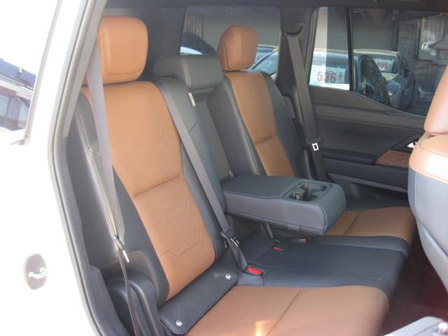 ＧＸ ＧＸ５５０　バージョンＬ　ワンオーナー　マークレビンソンサウンド　パノラマルーフ　オートサイドステップ　Ｄインナーミラー　クールＢＯＸ　パワーバックドア　２２インチＡＷ　純正ナビ　パノラミックビューカメラ　電動格納サードシート（19枚目）