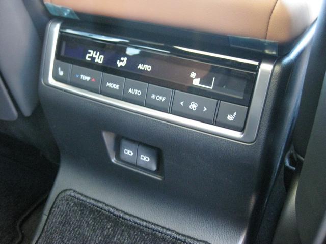 ＧＸ ＧＸ５５０　バージョンＬ　ワンオーナー　マークレビンソンサウンド　パノラマルーフ　オートサイドステップ　Ｄインナーミラー　クールＢＯＸ　パワーバックドア　２２インチＡＷ　純正ナビ　パノラミックビューカメラ　電動格納サードシート（20枚目）