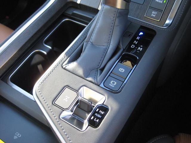 ＧＸ ＧＸ５５０　バージョンＬ　ワンオーナー　マークレビンソンサウンド　パノラマルーフ　オートサイドステップ　Ｄインナーミラー　クールＢＯＸ　パワーバックドア　２２インチＡＷ　純正ナビ　パノラミックビューカメラ　電動格納サードシート（28枚目）