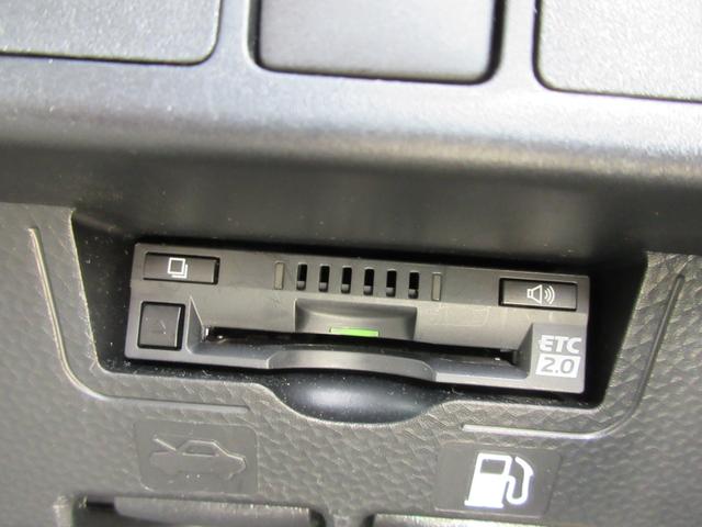 ルーミー Ｘ　後期モデル　禁煙車　純正ナビ　地デジテレビ　バックカメラ　Ｂｌｕｅｔｏｏｔｈオーディオ　パワースライドドア　純正ドライブレコーダー　ＥＴＣ　スマートキー２本　シートヒーター　後席テーブル＆サンシェード（12枚目）