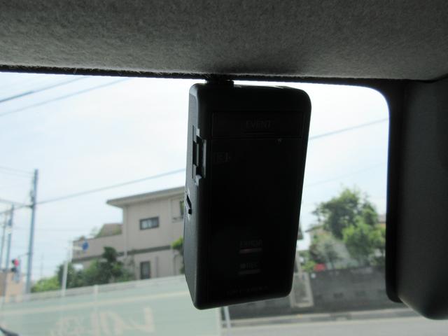 ルーミー Ｘ　後期モデル　禁煙車　純正ナビ　地デジテレビ　バックカメラ　Ｂｌｕｅｔｏｏｔｈオーディオ　パワースライドドア　純正ドライブレコーダー　ＥＴＣ　スマートキー２本　シートヒーター　後席テーブル＆サンシェード（13枚目）