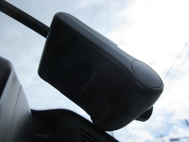 セレナ Ｇ　プロパイロット　禁煙ワンオーナー車　９インチ純正ナビＴＶ　全方位モニター　両側電動ドア　ドラレコ　ＥＴＣ　デジタルミラー　スマートキー２本　ロールサンシェード　シートバックテーブル　ＬＥＤライト（12枚目）