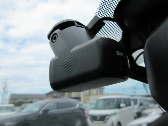 キックス Ｘ　プロパイロット　禁煙ワンオーナー車　フルセグ純正ナビＴＶ　アラウンドビューモニター　ドラレコ　シートヒーター　ＥＴＣ　Ｂｌｕｅｔｏｏｔｈ　スマートキー２本　ルーフレール　ＬＥＤライト　新車保証書（12枚目）