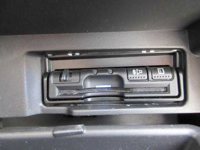 セレナ ハイウェイスター　ＶセレクションＩＩ　プロパイロット　駐車支援　後席フリップダウンモニター　禁煙ワンオーナー車　９型純正ナビＴＶ　アラウンドビューモニター　ブルーレイ再生　両側電動ドア　ＥＴＣ　ロールサンシェード　ＬＥＤライト　新車保証書（13枚目）