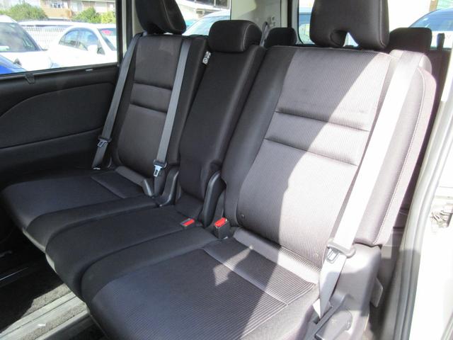 セレナ ハイウェイスター　ＶセレクションＩＩ　プロパイロット　駐車支援　後席フリップダウンモニター　禁煙ワンオーナー車　９型純正ナビＴＶ　アラウンドビューモニター　ブルーレイ再生　両側電動ドア　ＥＴＣ　ロールサンシェード　ＬＥＤライト　新車保証書（17枚目）