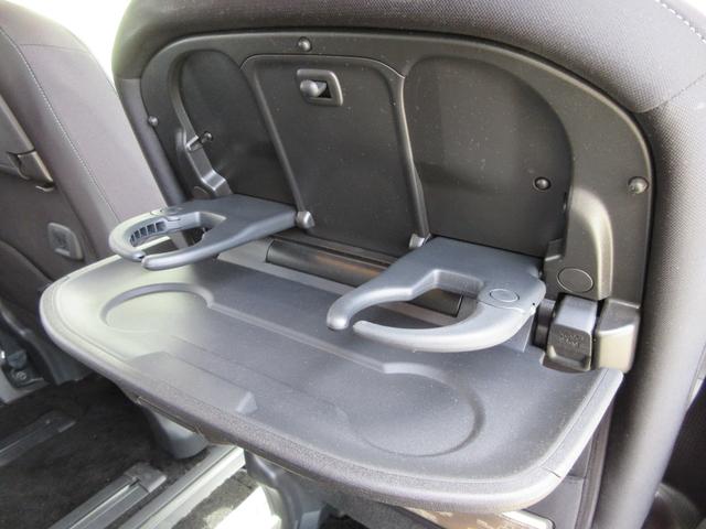 セレナ ハイウェイスター　ＶセレクションＩＩ　プロパイロット　駐車支援　後席フリップダウンモニター　禁煙ワンオーナー車　９型純正ナビＴＶ　アラウンドビューモニター　ブルーレイ再生　両側電動ドア　ＥＴＣ　ロールサンシェード　ＬＥＤライト　新車保証書（20枚目）