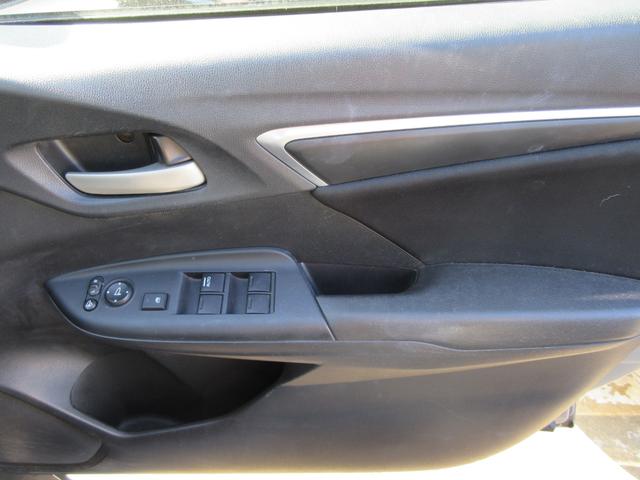 フィット 13G・Lパッケージ 当店ユーザー様直接買取車 禁煙 純正ナビ 地デジTV バックカメラ ETC Bluetoothオーディオ スマートキー プッシュスタート LEDライト フォグランプ あんしんパッケージ(39枚目)