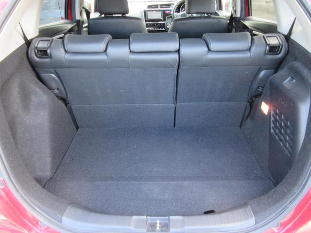 フィットハイブリッド Lパッケージ 当店ユーザー様直接買取車 禁煙 メモリーナビ 地デジTV バックカメラ ドライブレコーダー ETC コンビレザーシート スマートキー2本 クルーズコントロール LEDライト ドアバイザー(18枚目)