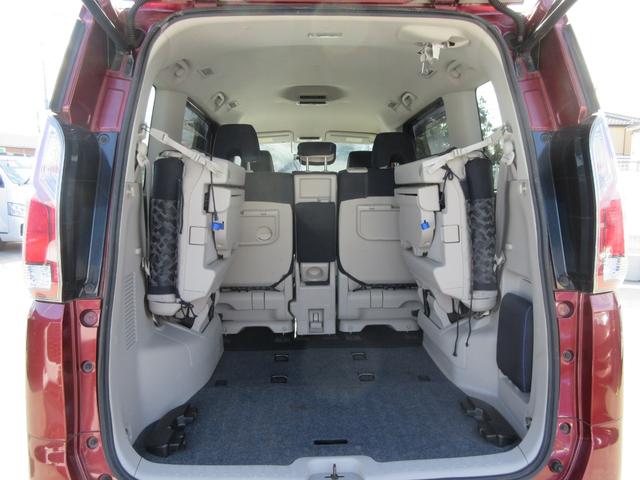 三列目を畳めばこんなに広々！大きな荷物もしっかり積みこめます！