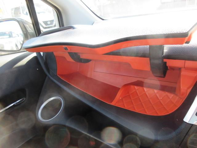 シエンタ ハイブリッドG 禁煙車 後席フリップダウンモニター セーフティセンス フルセグ純正ナビTV バックカメラ 両側パワースライドドア ビルトインETC Bluetooth LEDライト フォグランプ 新車保証書(59枚目)