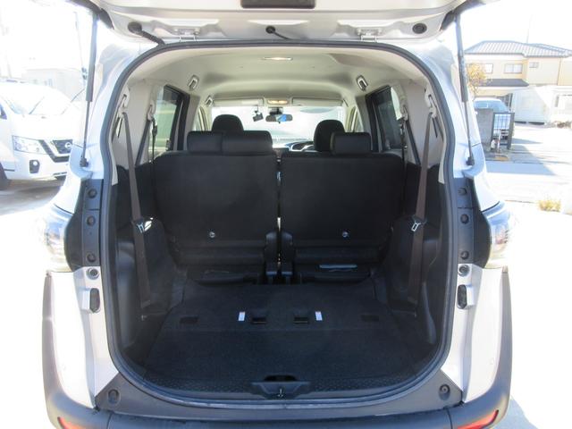 シエンタ G 後期モデル 禁煙車 フルセグ純正ナビTV パノラマビューモニター 両側電動スライドドア 前後ドライブレコーダー ビルトインETC2.0 Bluetoothオーディオ トヨタセーフティセンス 新車保証書(34枚目)