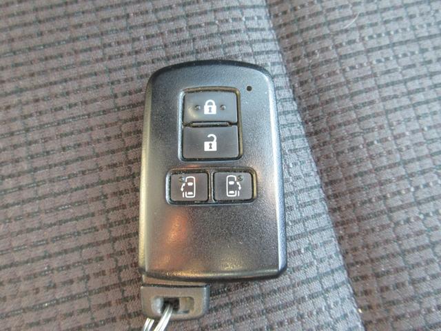 シエンタ G 後期モデル 禁煙車 フルセグ純正ナビTV パノラマビューモニター 両側電動スライドドア 前後ドライブレコーダー ビルトインETC2.0 Bluetoothオーディオ トヨタセーフティセンス 新車保証書(63枚目)